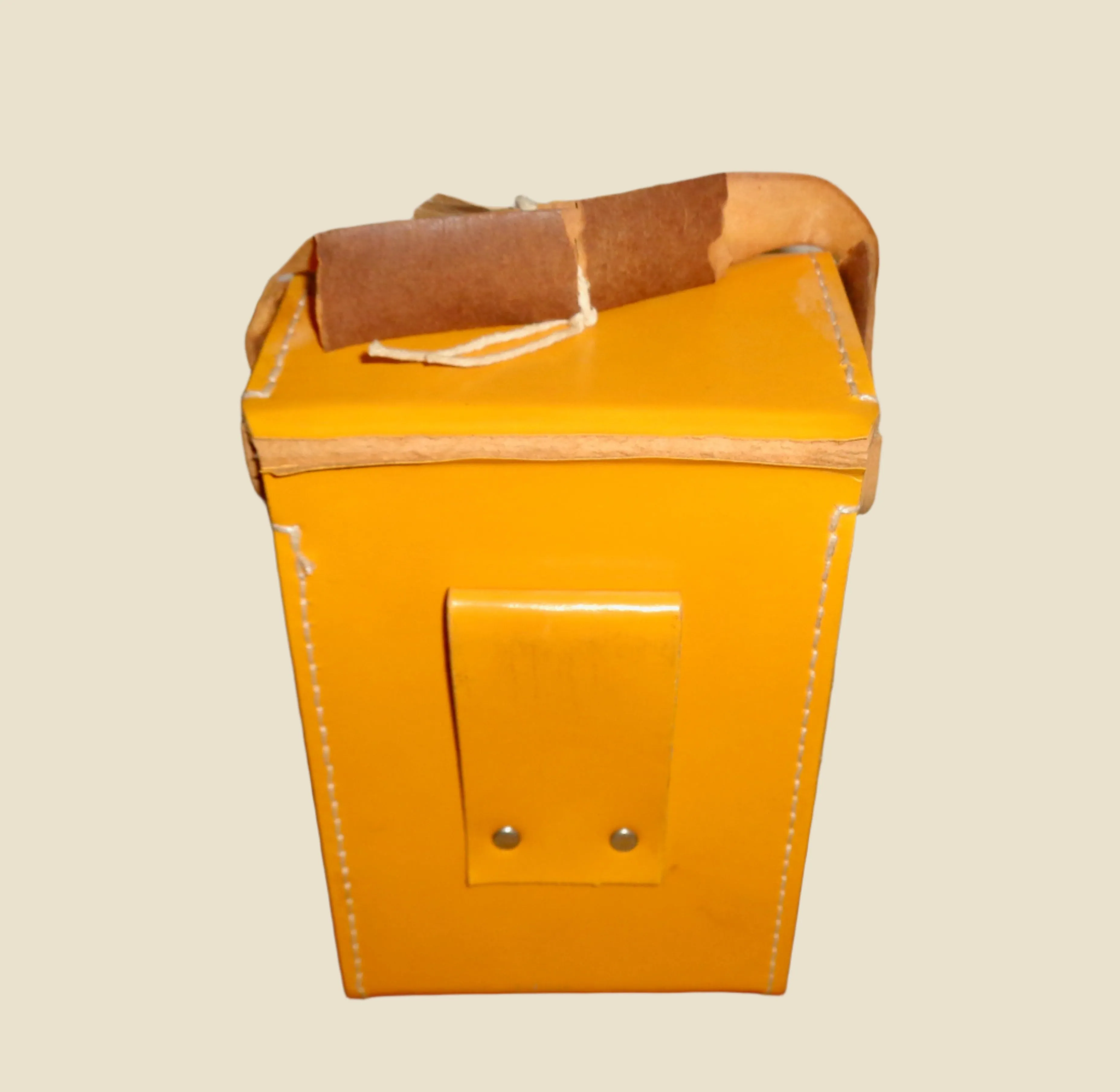 1970s AM5000 Air Flow Developments (AD) Anemometer in Its Original Yellow Leather Case