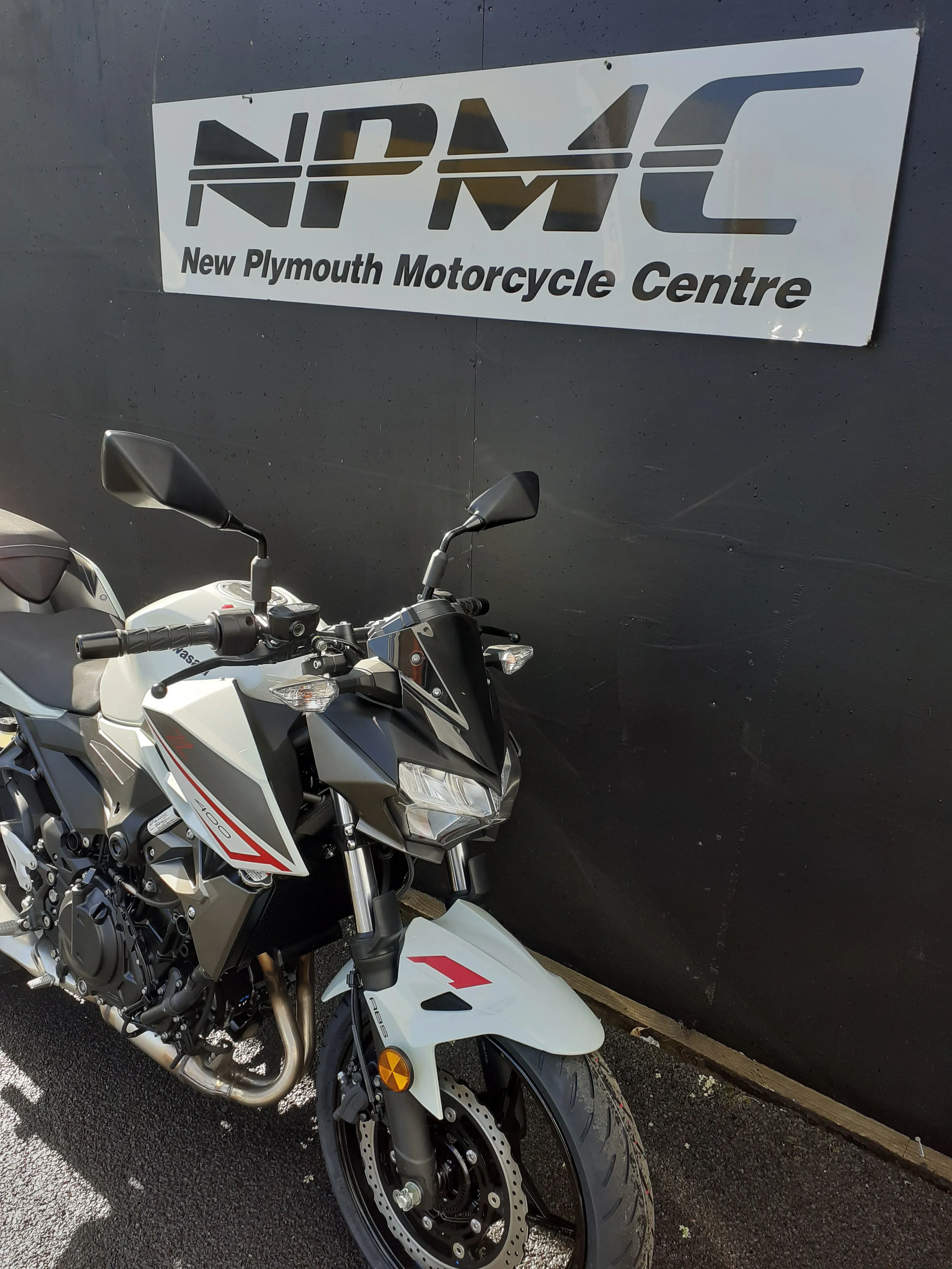2023: Kawasaki Z400