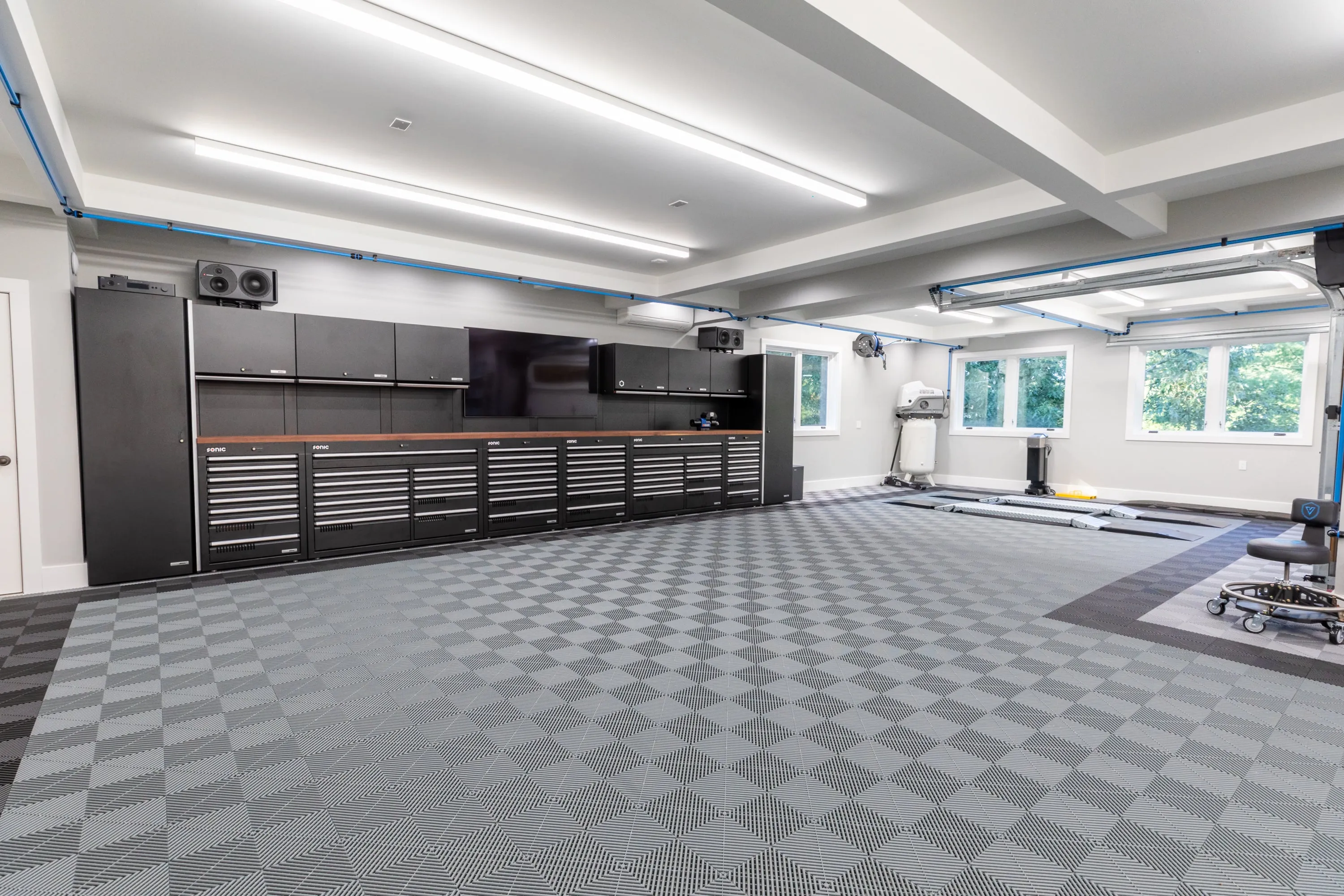 Advanced Four Car Garage Lighting Solution