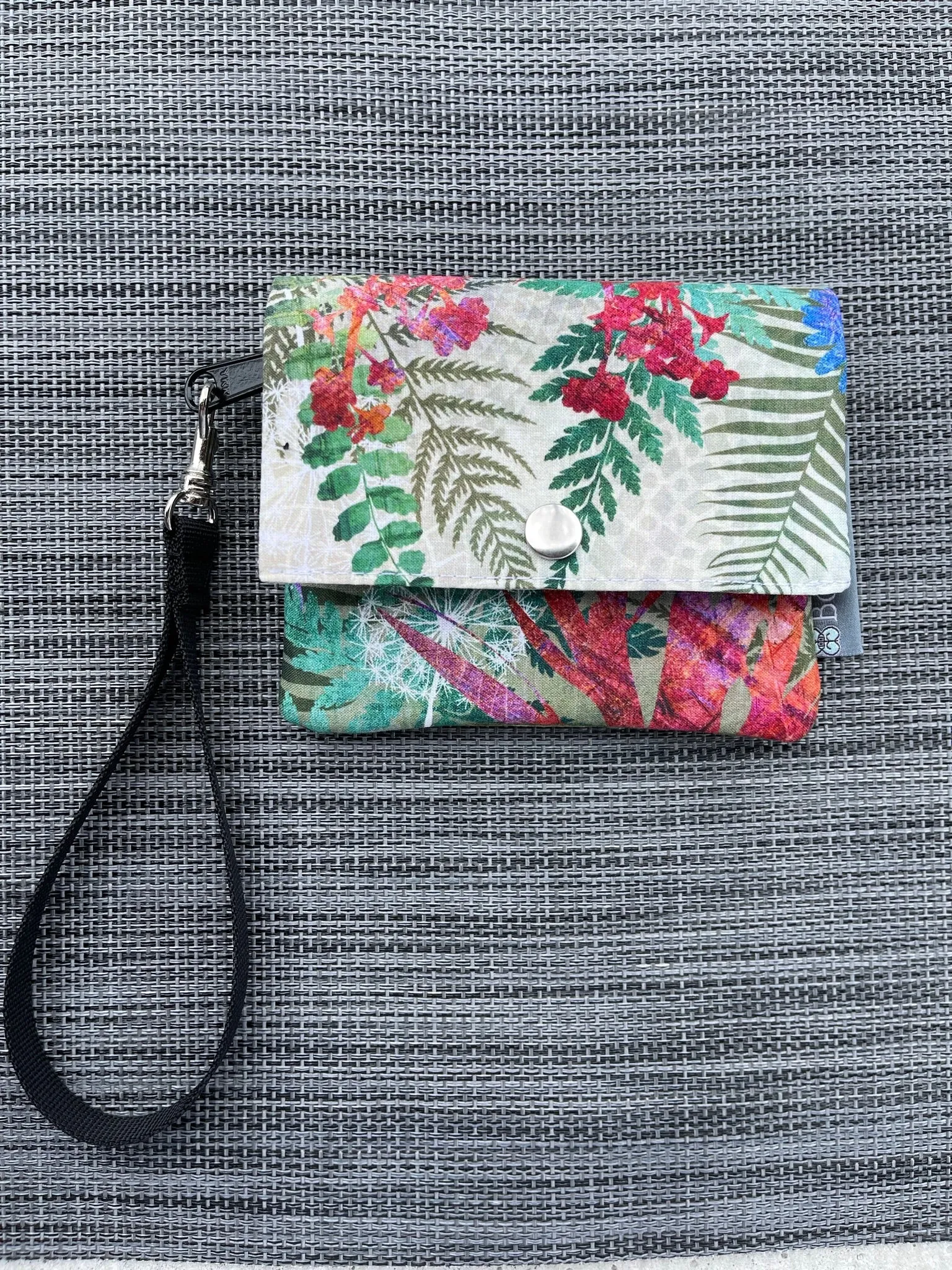 Small Slim Wallet - Light Weight - Added RFID Fabric - FernTastic Fabric