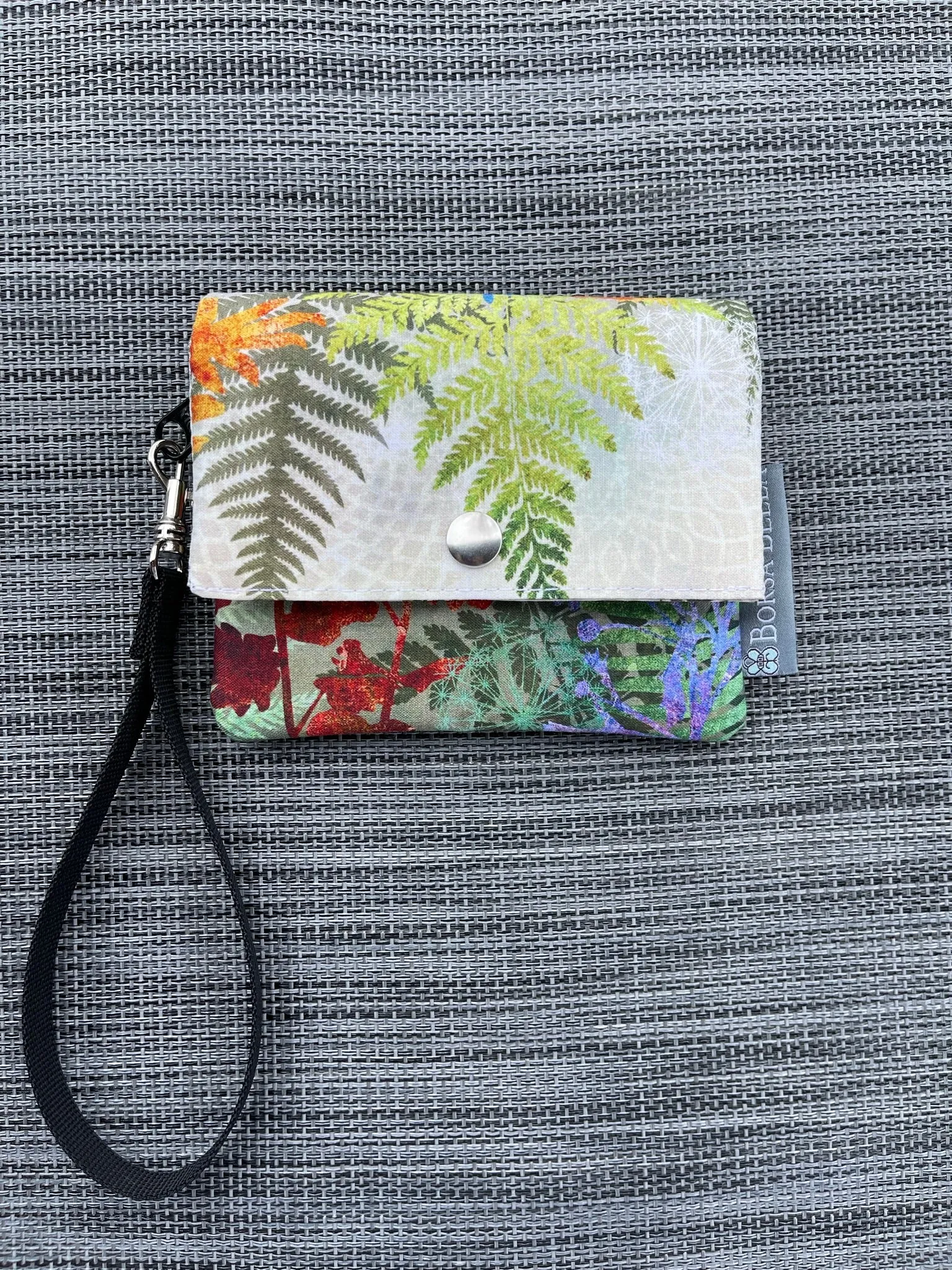Small Slim Wallet - Light Weight - Added RFID Fabric - FernTastic Fabric